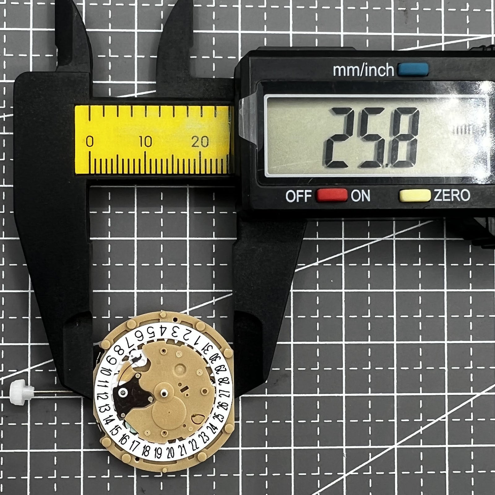 Sunon PE60 quartz movement with 3 hands, date, and small seconds at 3 & 9 - 2 pieces set.