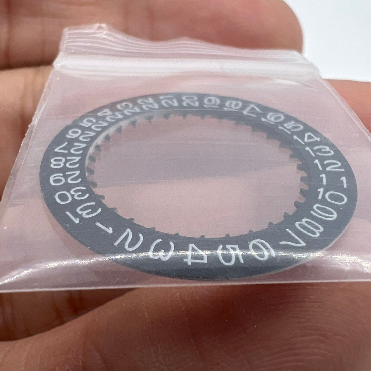 Disk date wheel with blue luminous markers and white font on black background for NH35 NH36