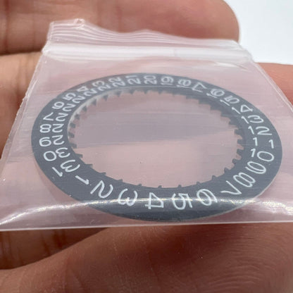 Disk date wheel with blue luminous markers and white font on black background for NH35 NH36