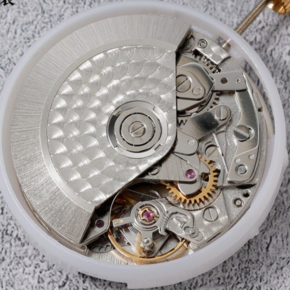 China Made 7750 automatic chronograph watch movement featuring small seconds at 3, 6, and 9 o?clock.