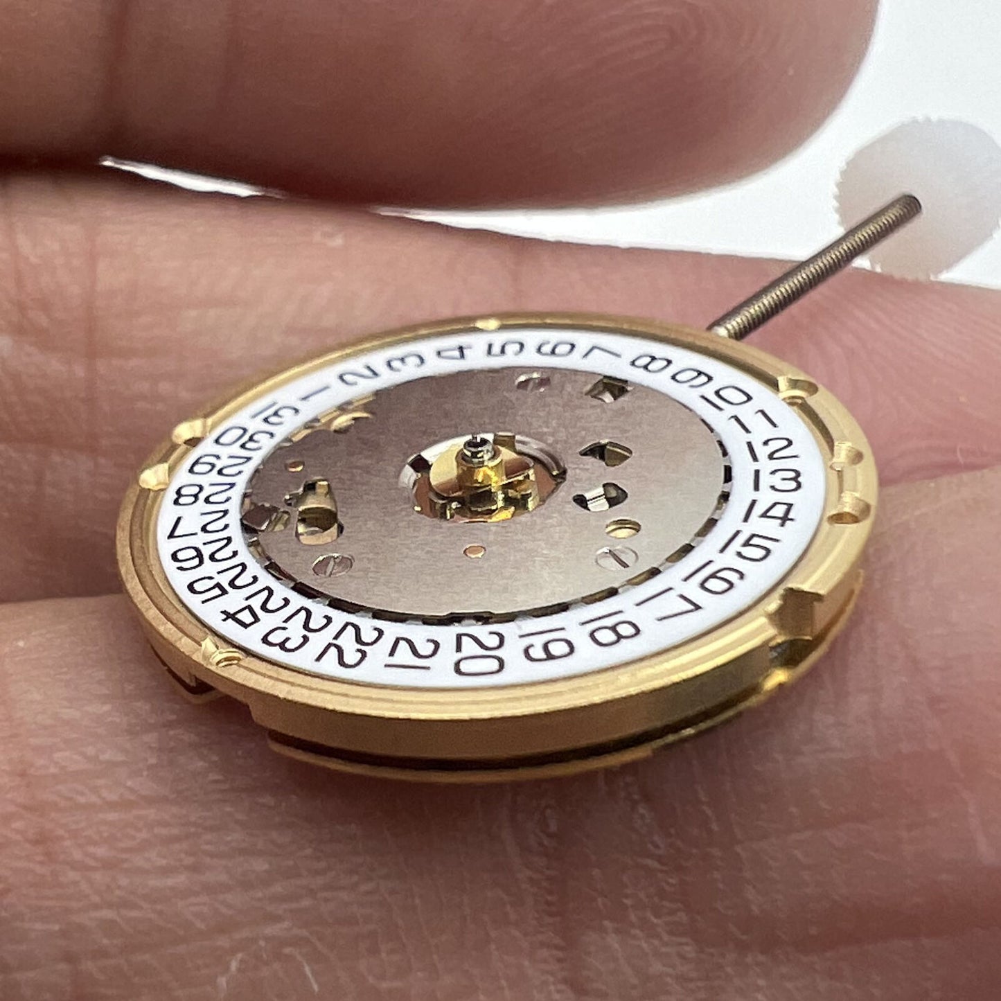 ETA E61.111 quartz watch movement with date at 3, Swiss replacement for 256.111 original.