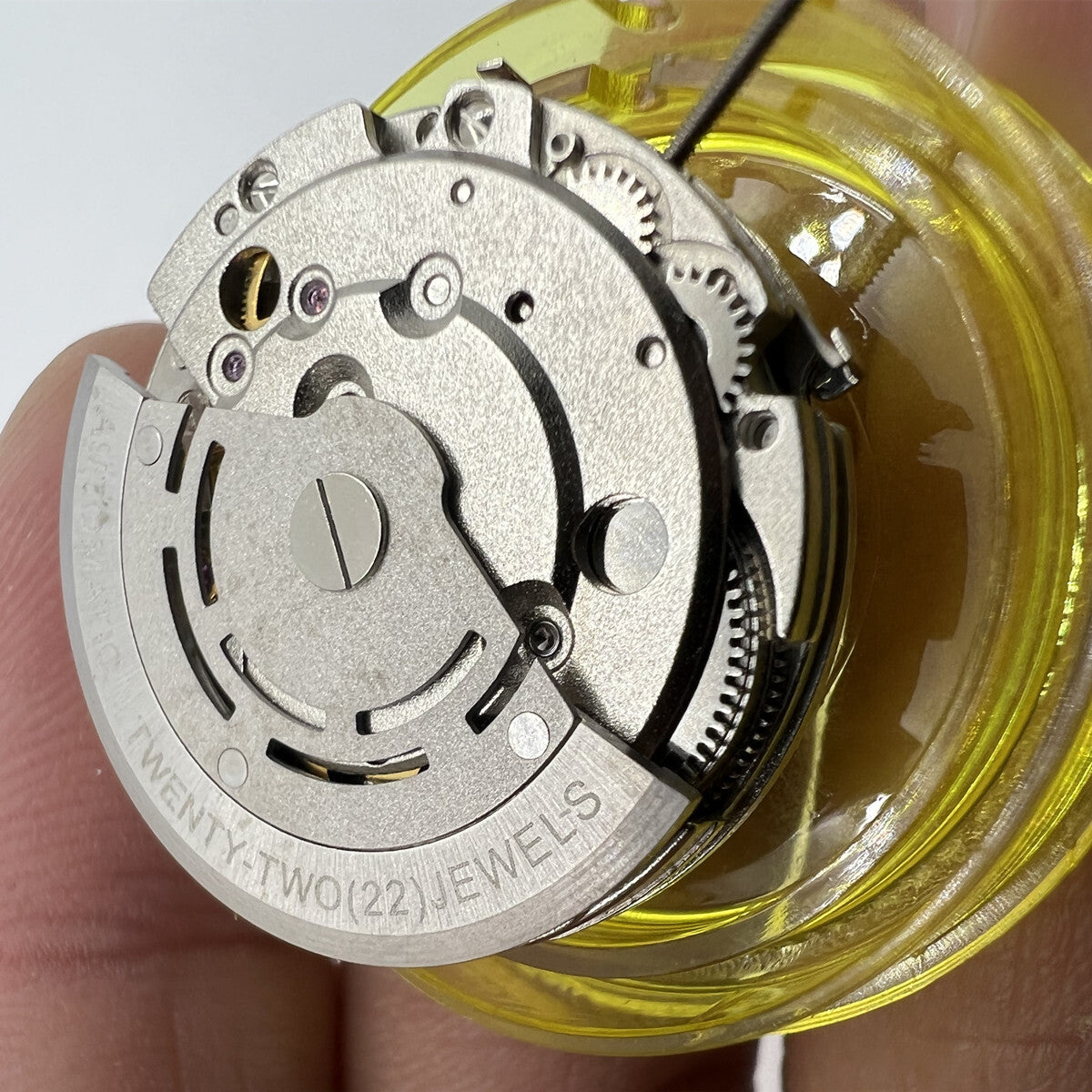 China Made 8205 2813 automatic watch movement featuring single calendar, ensuring precise timekeeping performance.