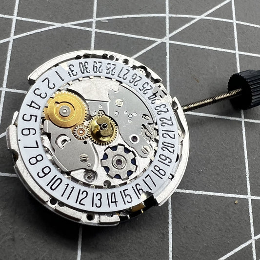 Mouvement mécanique suisse <tc>ETA</tc> 204.911 à remontage automatique 