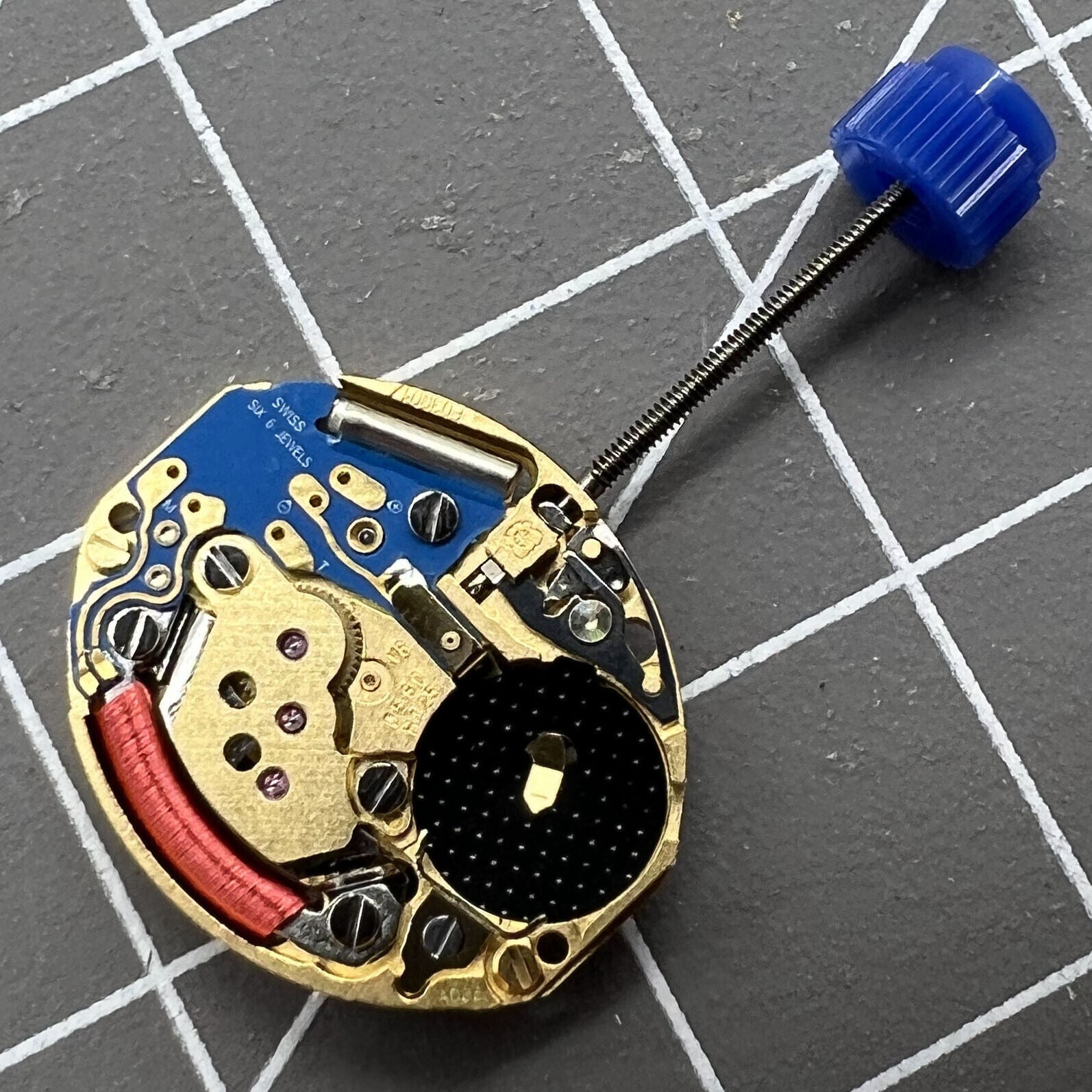 Swiss Made ETA E03.001 quartz movement with 2 hands, precise timekeeping for watch accessories by ETA.