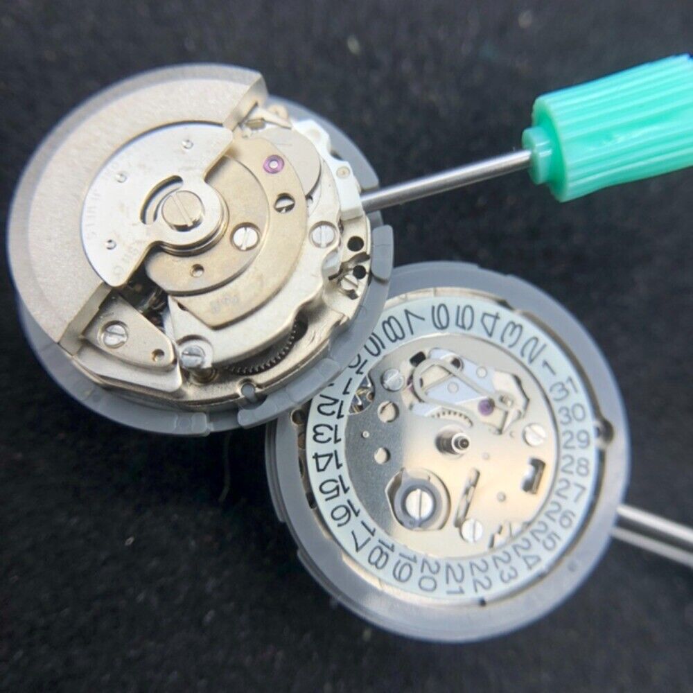Seiko SII NH05 automatic watch movement with date display at 3 o?clock, Japan made precision.