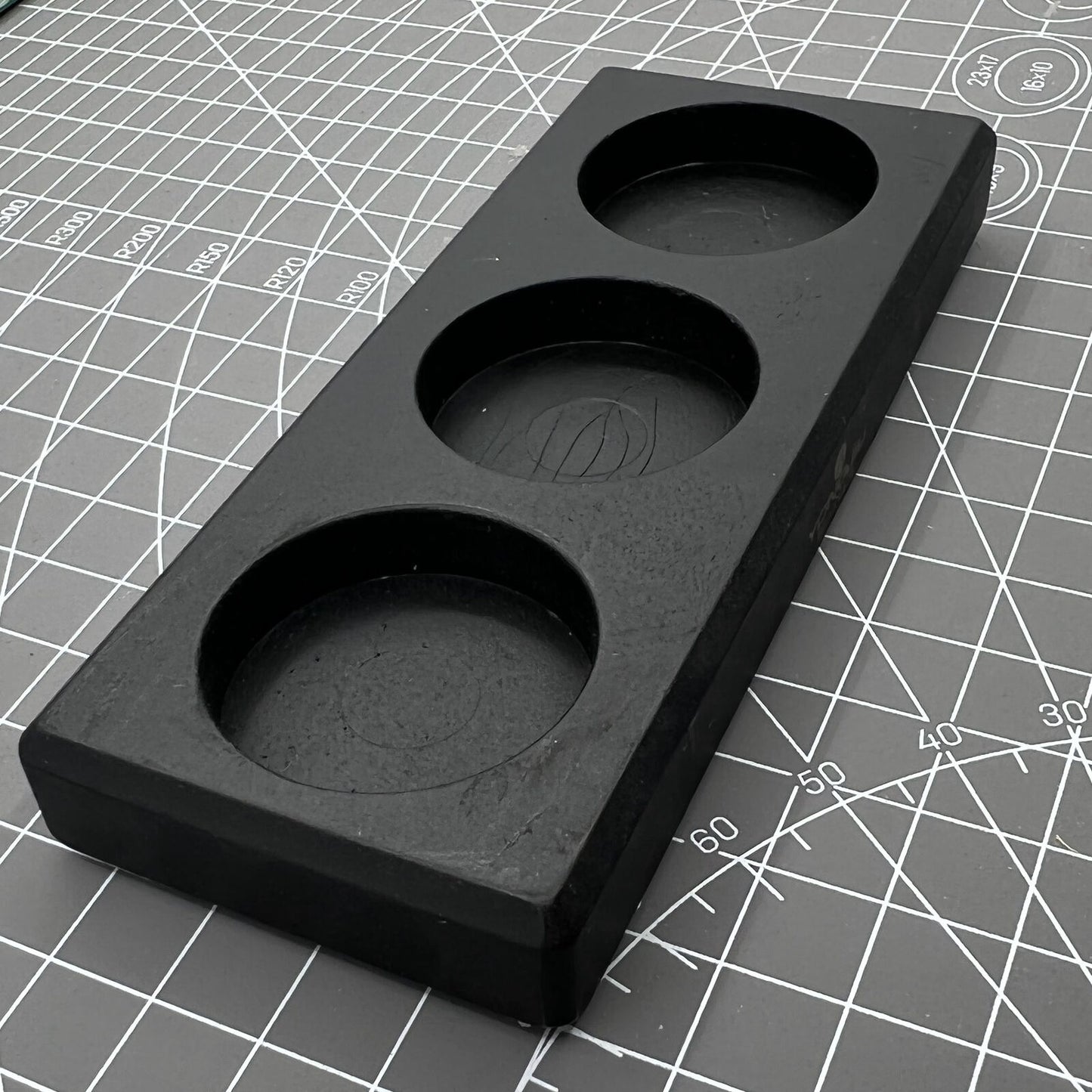 Black stand holder for Automatic Precision Oilers BG 7718-7720, ensuring stable and organized tool storage.