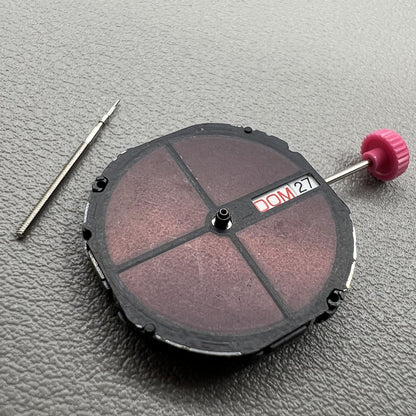 Citizen E100 Eco-Drive Solaruhr Quarzwerk Tag Datum bei Drei