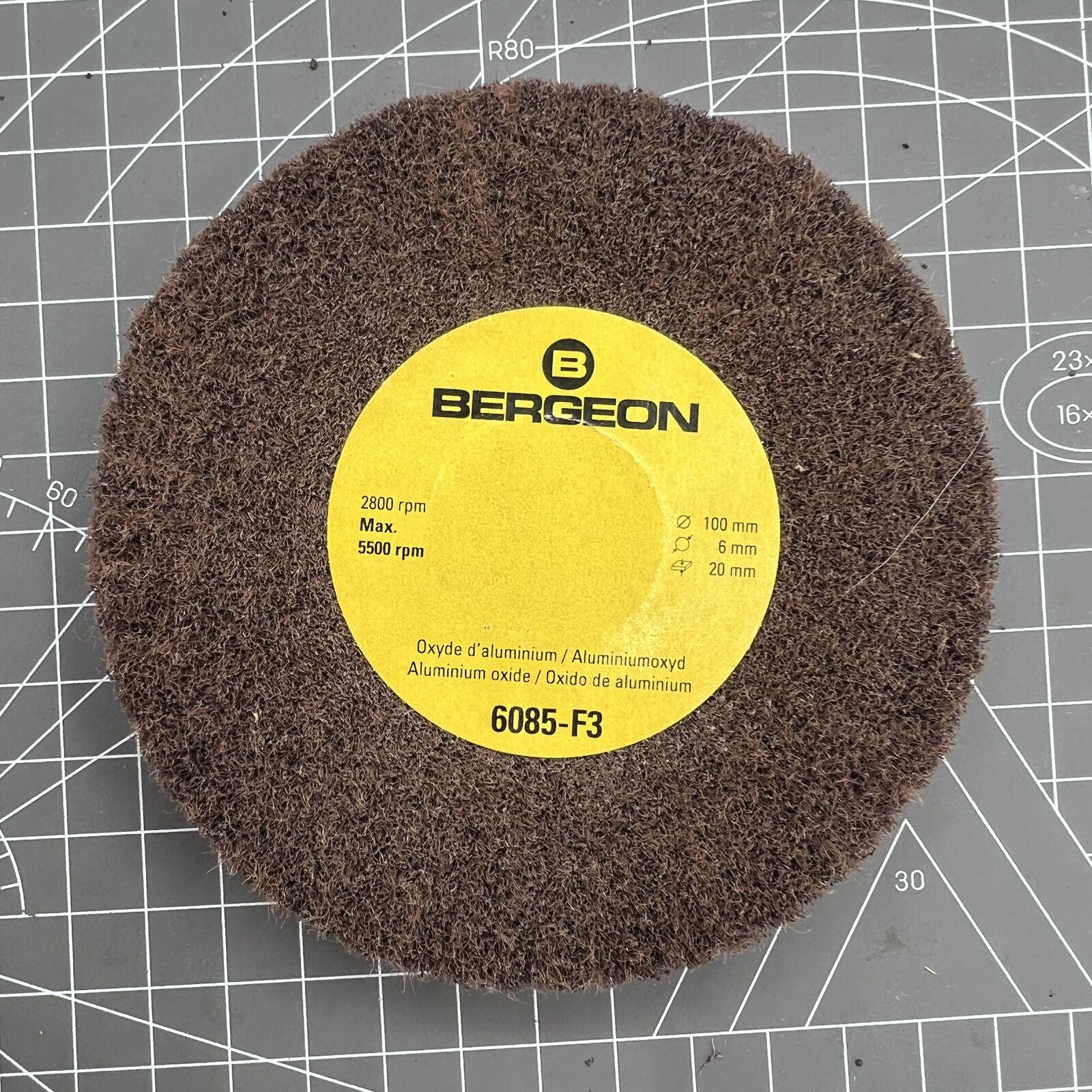 Bergeon 6085-F3 aluminum oxide abrasive wheel with very fine grain for precise polishing and finishing.