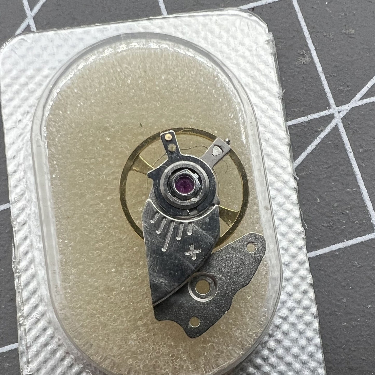 Versiegelte Packung, in Japan hergestellte Uhrenunruh mit Schiene für Miyota 9015-Uhrwerk 