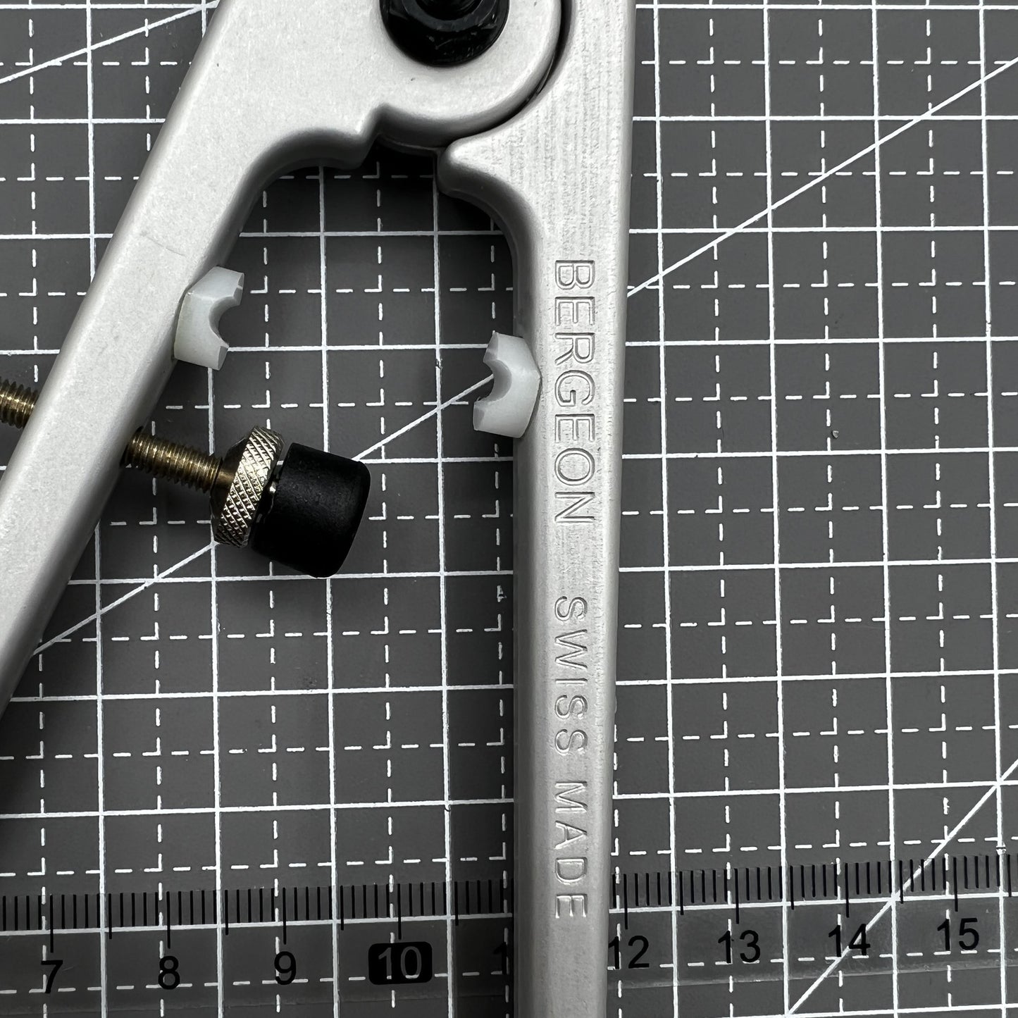 Bergeon Swiss Uhr Federschlitz Zangenwerkzeug Modell 6618