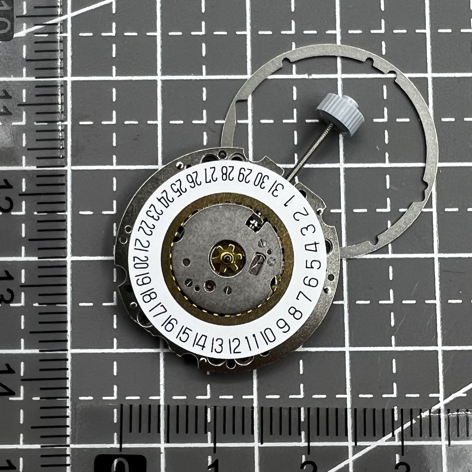 Quarzwerk Ronda 705 Uhrwerk mit Datum bei 6 Uhr und 3 Zeigern f�r pr�zise Zeitmessung
