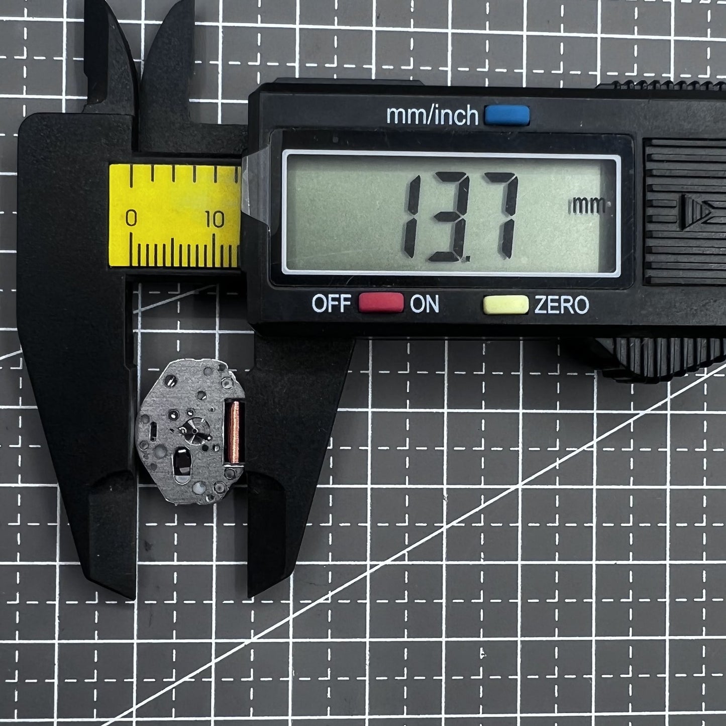 2 Stück Miyota 2039 Quarzuhrwerk H3 mit 3 Zeigern und hoher Ritzelwelle mit