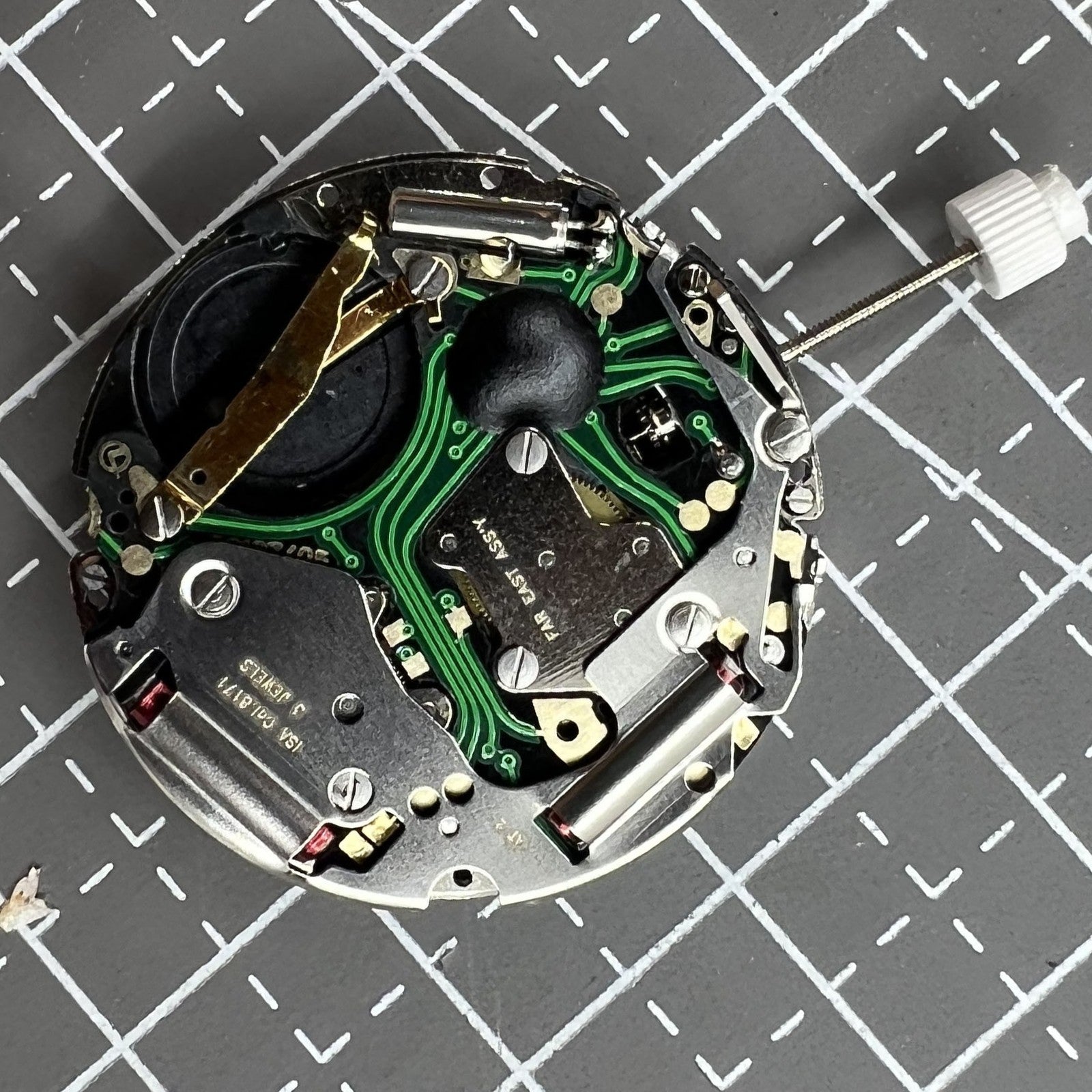 Silber ISA 8171 watch movement with 5 hands and white single calendar dial at 6 o?clock by Silber brand.