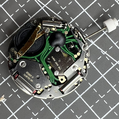 Silber ISA 8171 watch movement with 5 hands and white single calendar dial at 6 o?clock by Silber brand.