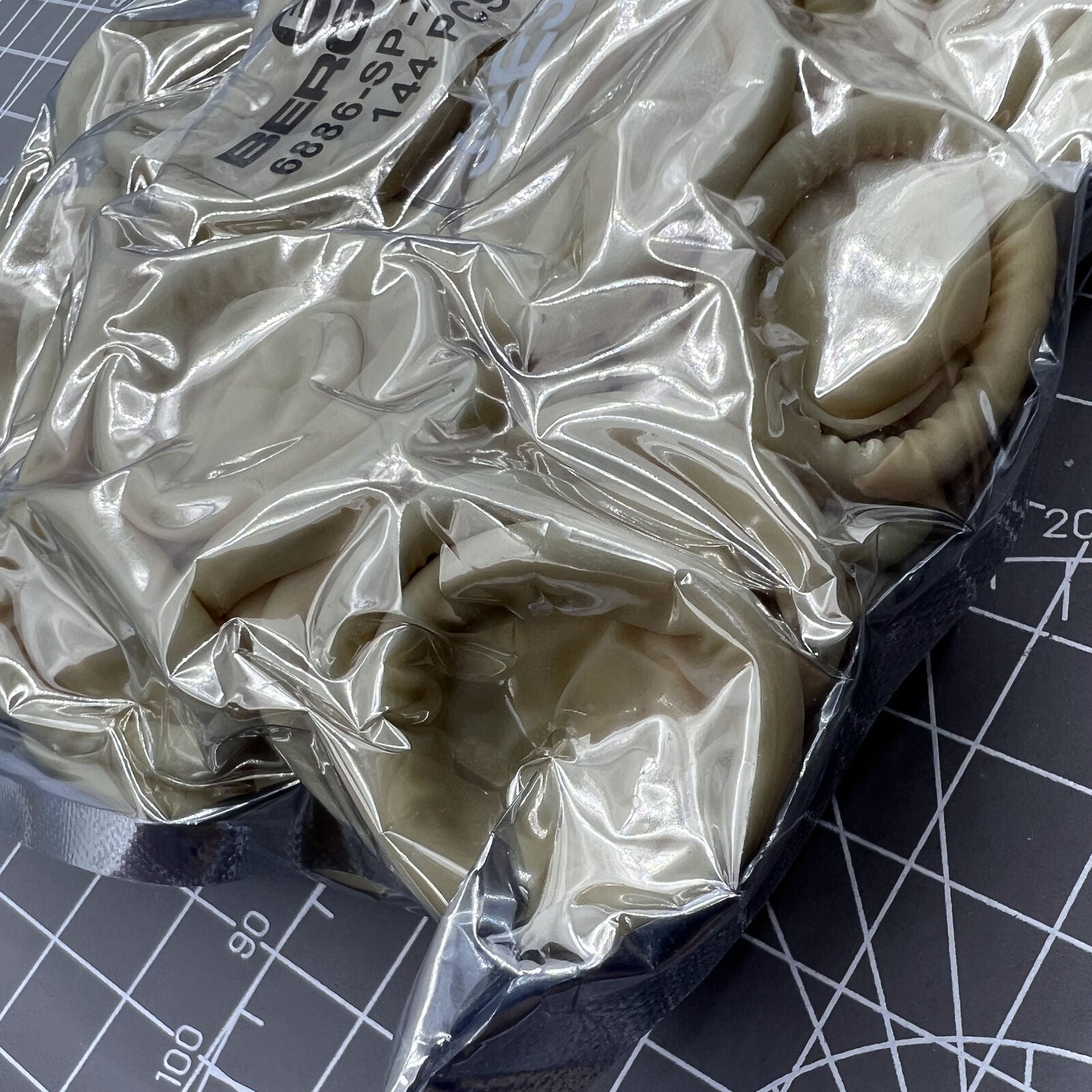 Bergeon 6886-SP-XL rubber finger thimble cots, pack of 144, ideal for watchmaking and delicate tasks.