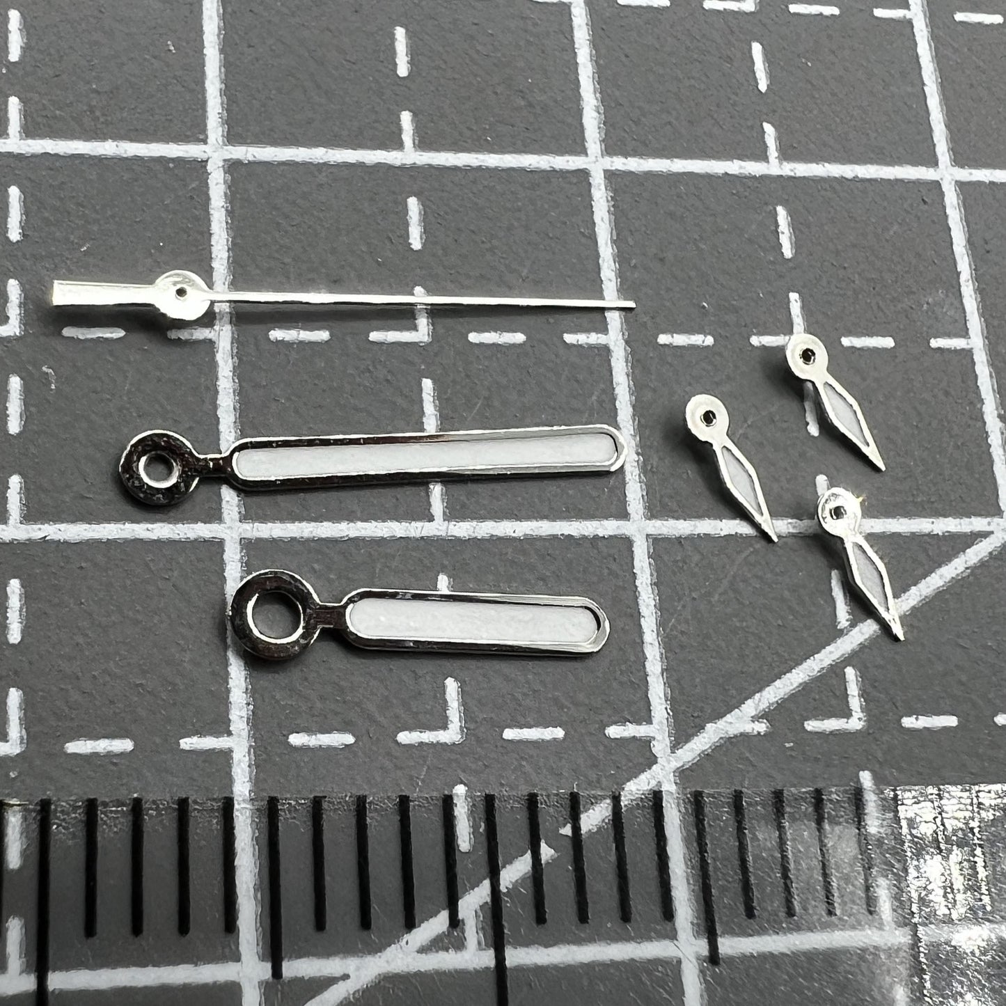 2 Sets Pack Grünes Leuchtzeiger Rund Spitz 11.5mm für VD53 VD54 VD57 Uhrwerk