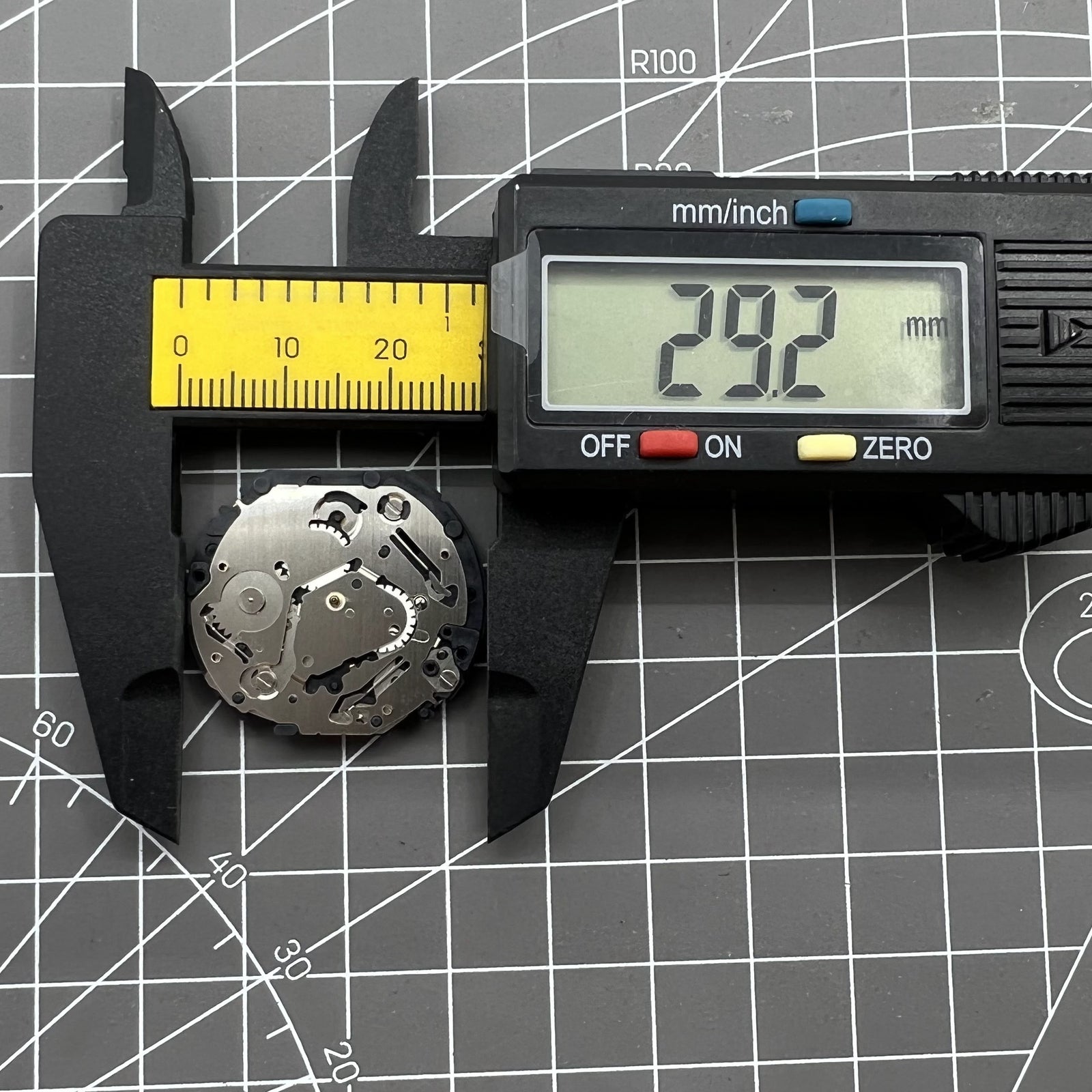 Hattori Epson TMI VX7P quartz watch movement, Japan-made precision timekeeping part for repairs.