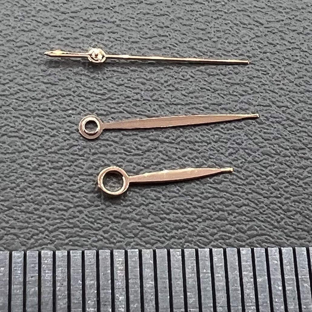 Ros�gold Uhrzeigersatz mit 3 goldfarbenen Zeigern f�r Miyota 9015 Uhrwerk, elegant und pr�zise