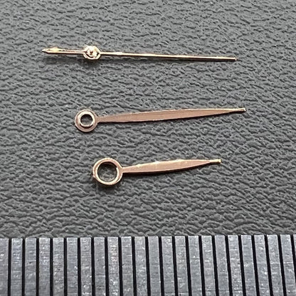 Ros�gold Uhrzeigersatz mit 3 goldfarbenen Zeigern f�r Miyota 9015 Uhrwerk, elegant und pr�zise