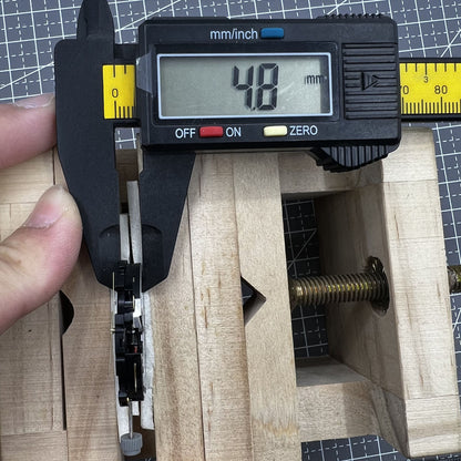 ETA G10.212 Quartz Movement 3 Hands Date at 3/4/4.5/6 Movement