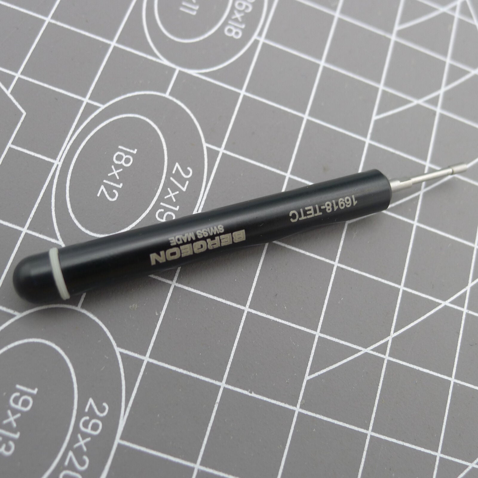 Bergeon 16918-TETC precision screwdriver for ETACHRON pitons, essential watch repair tool.