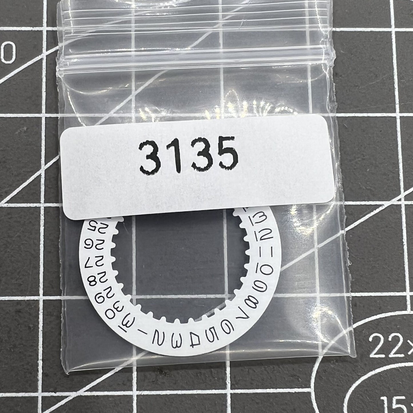 Vintage style white date disk wheel with numeral font for RLX 3135 watch movement, precise replacement part.