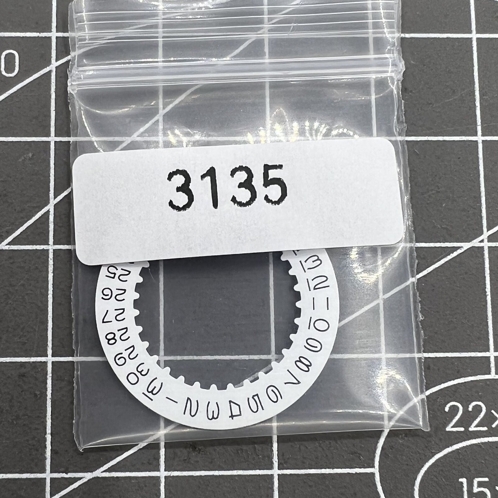 Vintage style white date disk wheel with numeral font for RLX 3135 watch movement, precise replacement part.