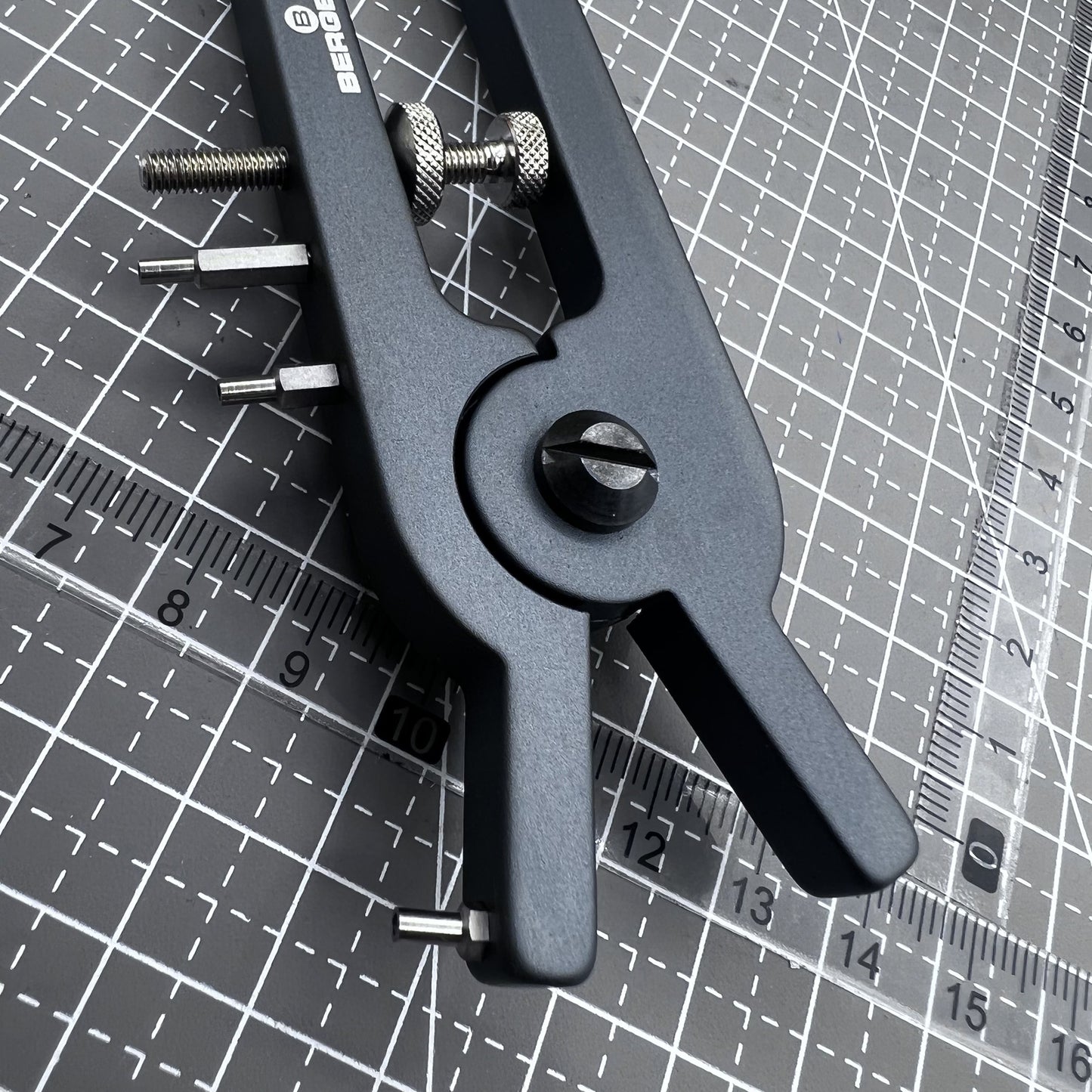 Swiss Bergeon 6160 Pliers for Removing Pushers and Correctors of Watch Cases