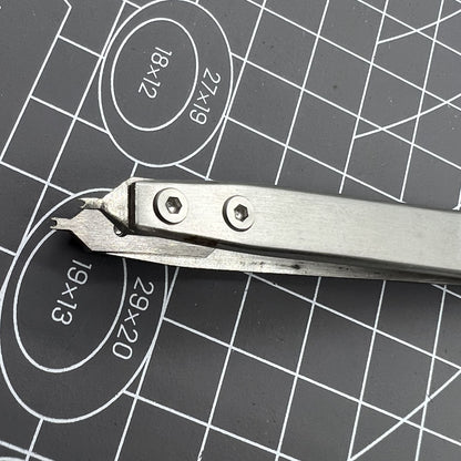Precision Bergeon 7825 spring bar tweezer for watch lug removal and strap fitting tasks by Bergeon.