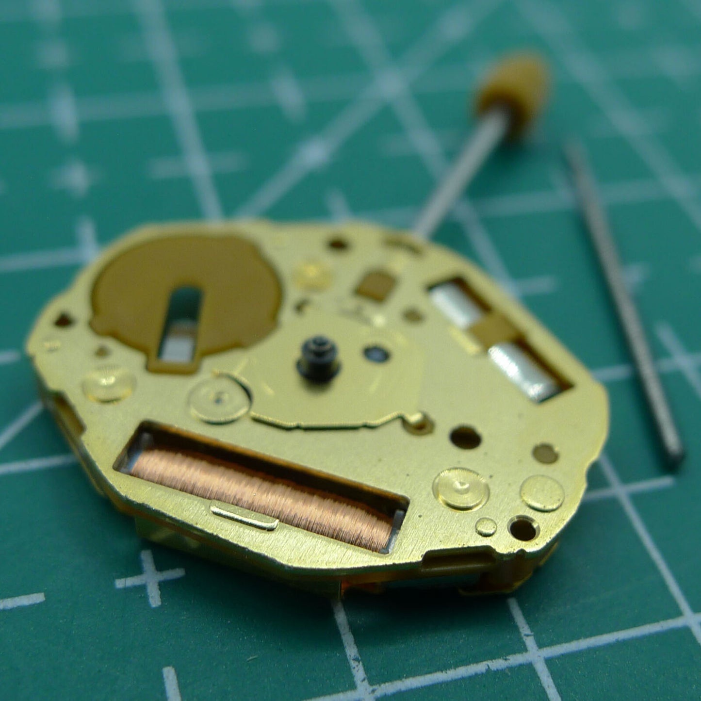 Miyota GL30 quartz watch movement with gold hands, precision timing for watch accessories by Miyota.