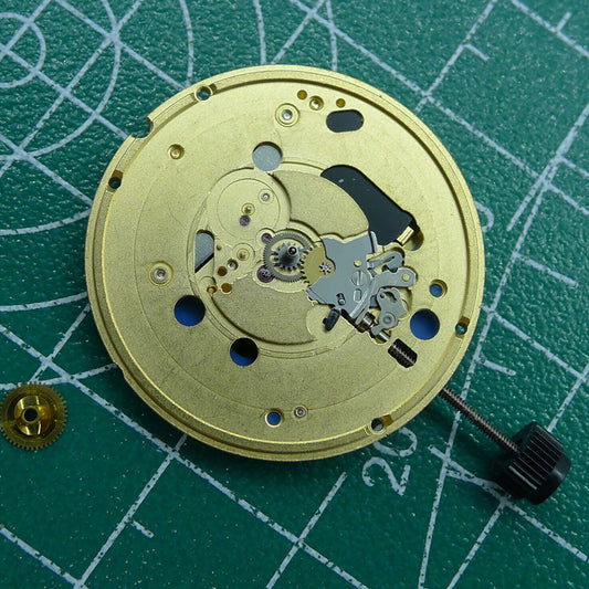 Wholesale ETA 955.102 Swiss Made quartz watch movement, no calendar, precise timekeeping for watch repair and assembly.