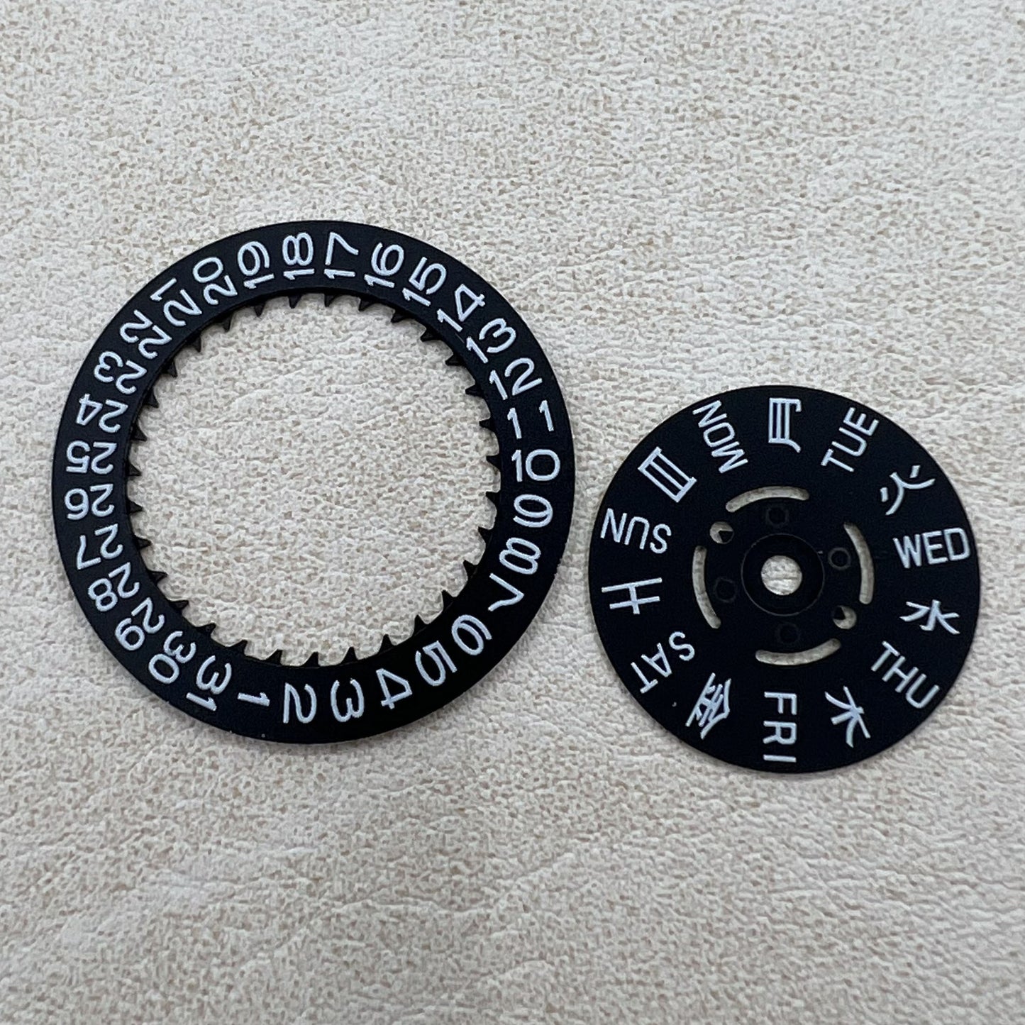 Schwarze Datumsscheibe mit gr�nem Leuchtmittel f�r Seiko NH36 Uhrwerk, gut lesbar und langlebig