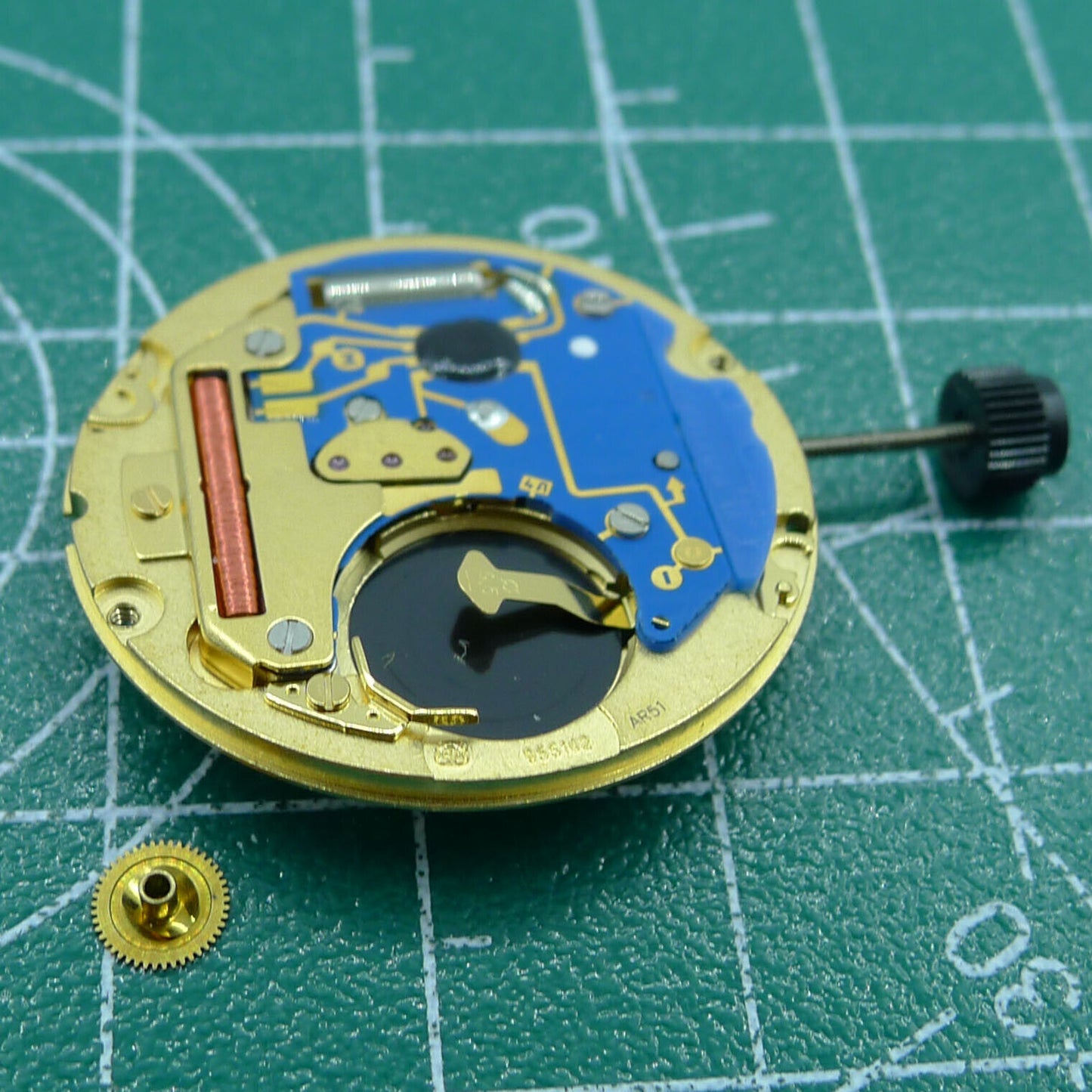 Wholesale ETA 955.102 Swiss Made quartz watch movement, no calendar, precise timekeeping for watch repair.