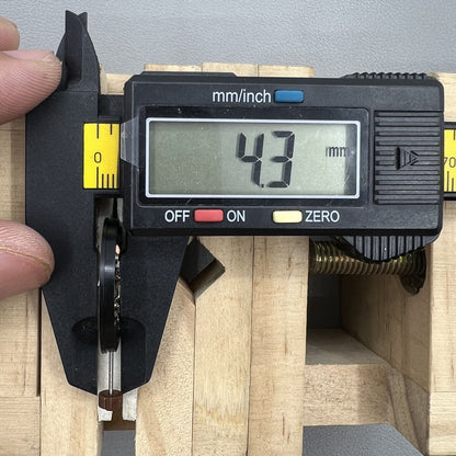 Schweizer schwarzes Festplattendatum bei 6 Ronda 515 Watch Quartz Bewegung 3 Hände