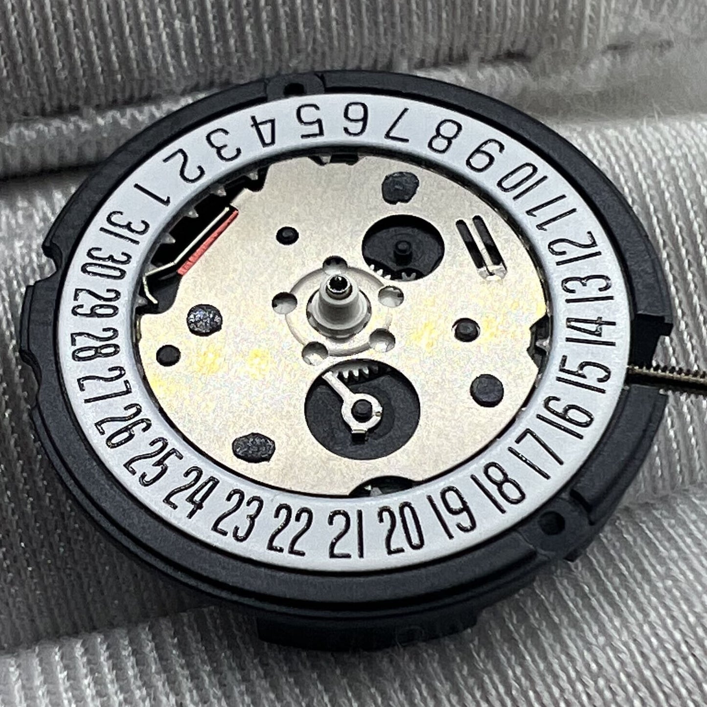 Swiss Made ETA 803.112 quartz watch with 3 hands, date at 6, precise Swiss movement by ETA.