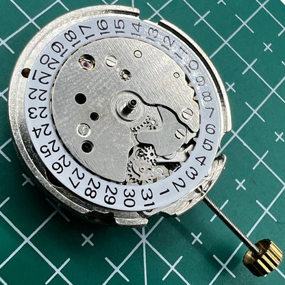 26.5mm 7120 mechanical watch movement with single calendar and three hands for watch repair parts.