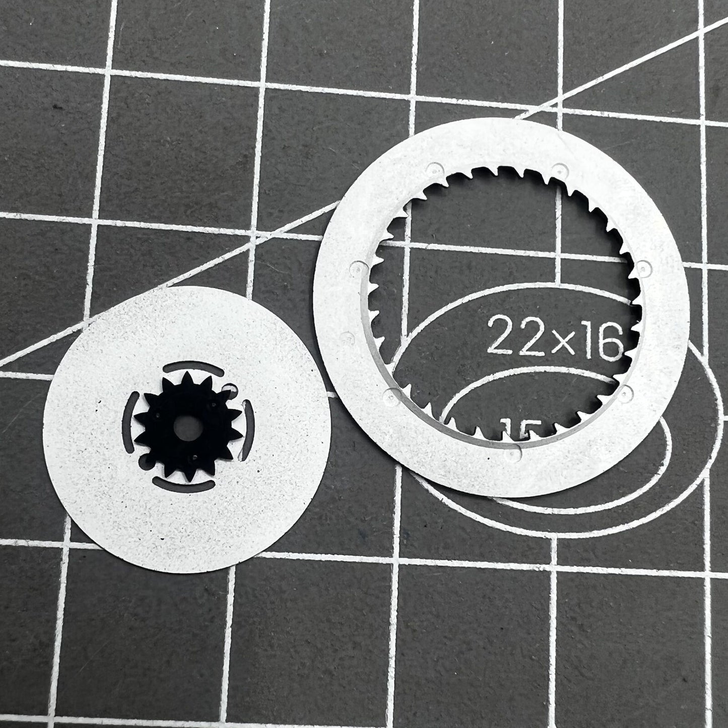 Green lume date and week wheels for NH36 movement, enhancing precision and readability on watches.