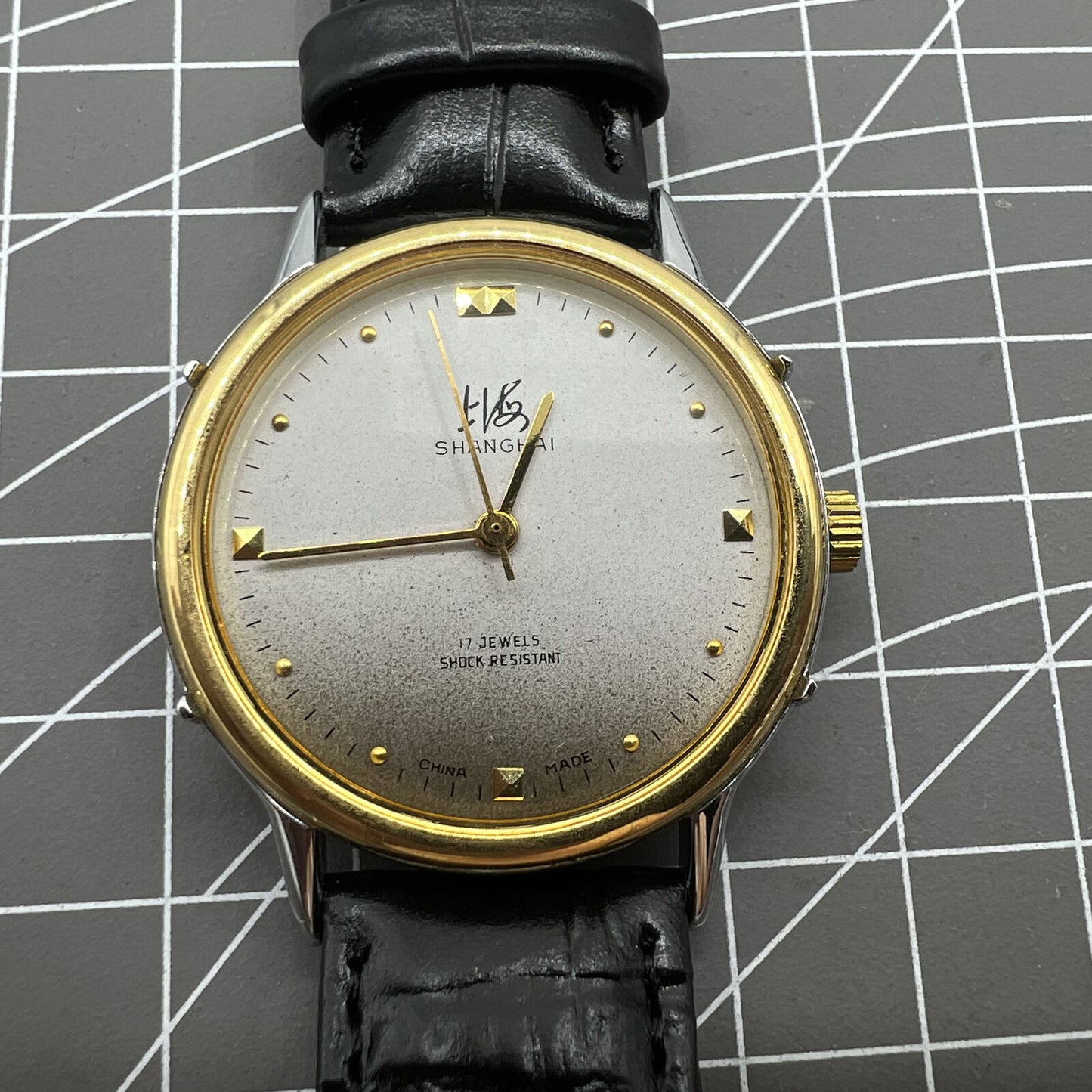 37mm Shanghai manual mechanical watch with gradient grey dial, 17 jewels, classic everyday timepiece by Shanghai.