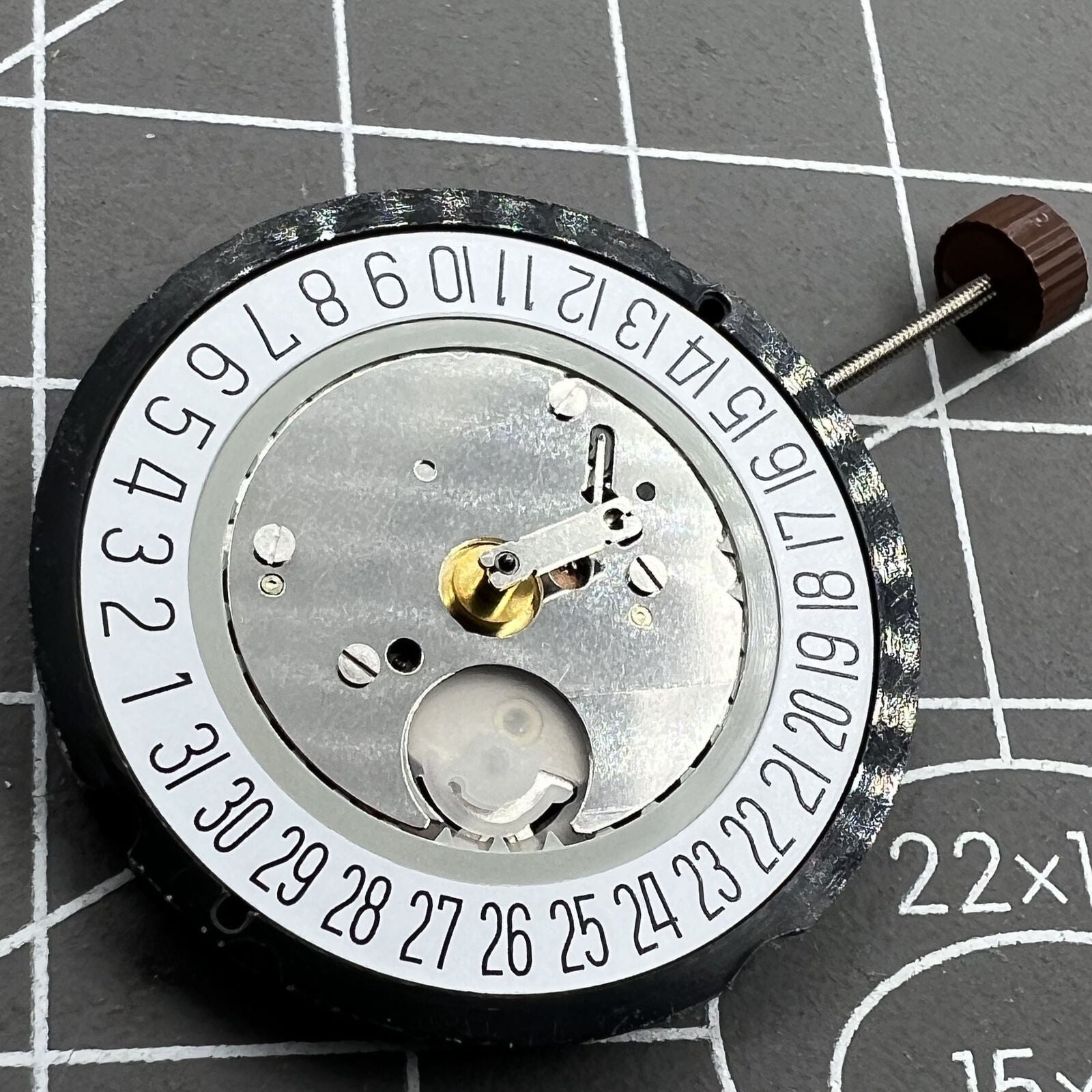 Ronda 515 quartz watch movement with date at 6, high canon pinion for precise timekeeping