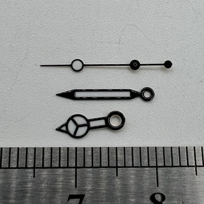 Green luminous watch hands set with lightning second hand for NH35 NH36, precise timing enhancement.