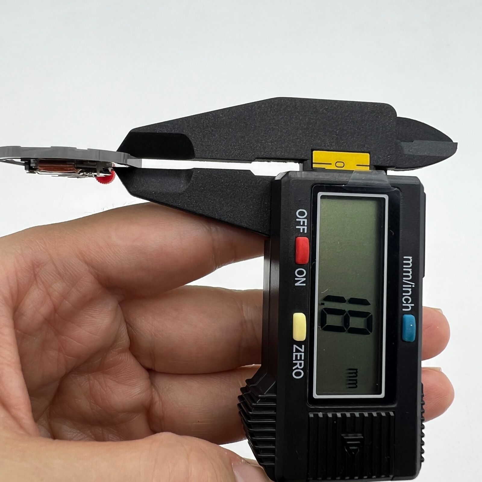 Miyota 2415 quartz movement with black date disk at 3 o?clock, Japan-made watch accessory for precise timekeeping.