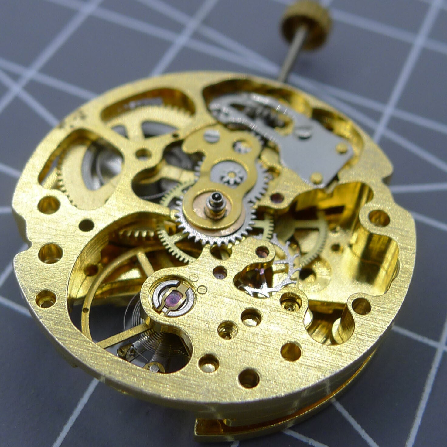 26.5mm DANDONG 7120 automatic mechanical watch movement with hollow golden design for accessories.