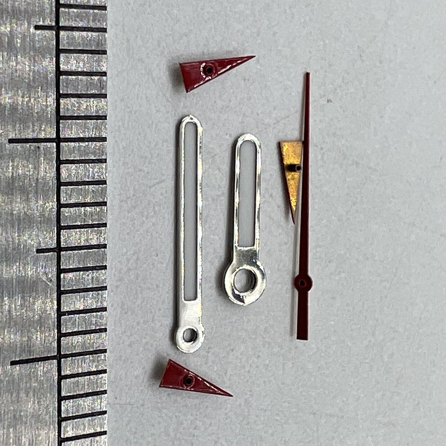 Uhrzeiger, rund, spitz, 11 mm, grün leuchtend, für Miyota OS10 OS20 OS60 OS80