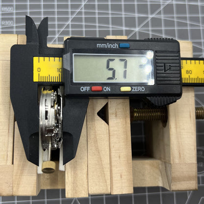 Dandong 7750 7753 automatic watch movement showing single calendar at 6 o'clock, precise and reliable mechanism.