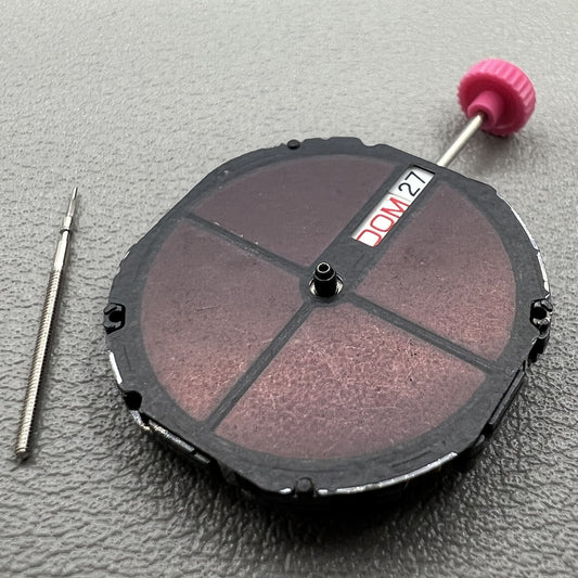 Citizen E100 Eco-Drive Solaruhr Quarzwerk Tag Datum bei Drei