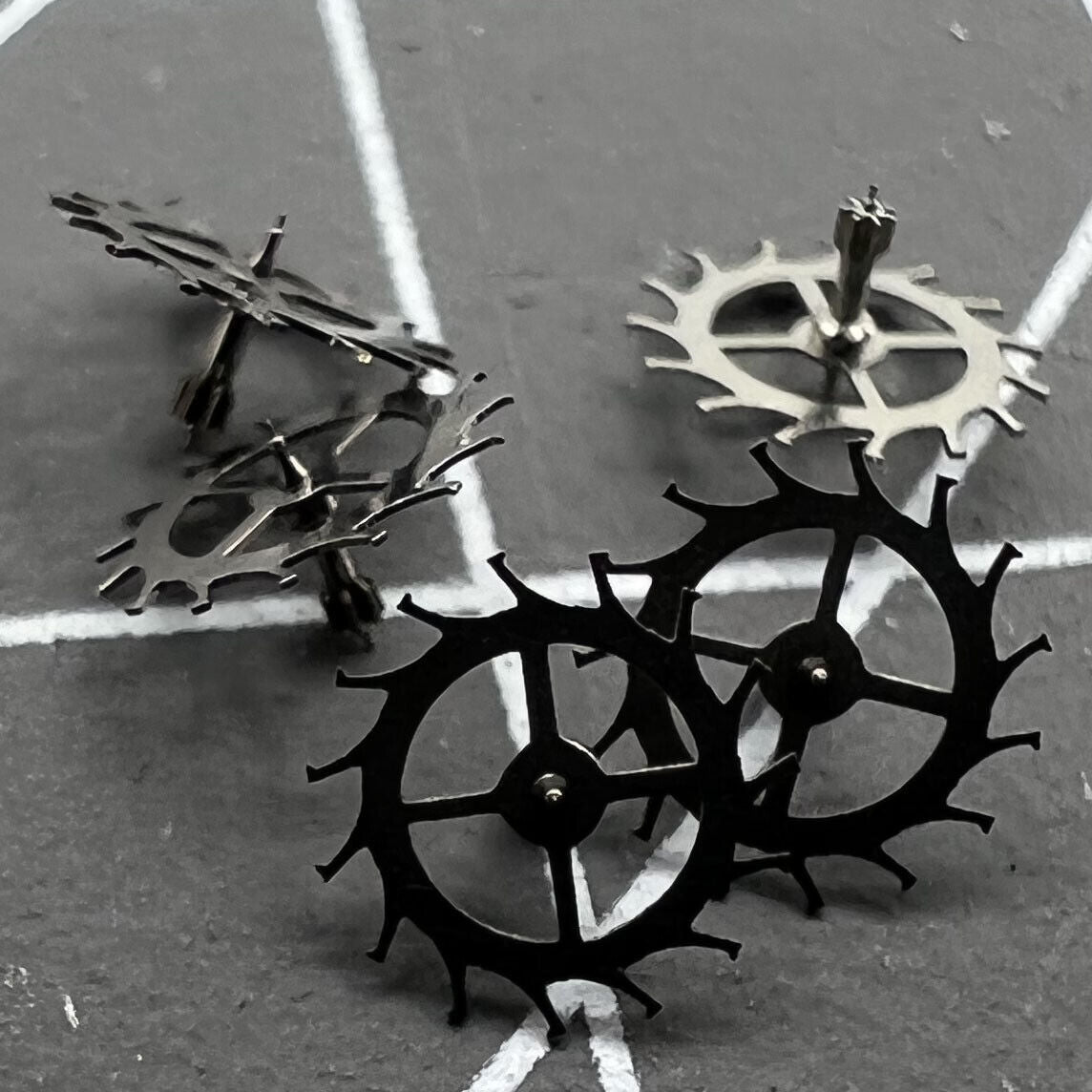 1. 3-piece generic escape wheel set for 7009 7S26#705 watch movement, compatible precision parts.  