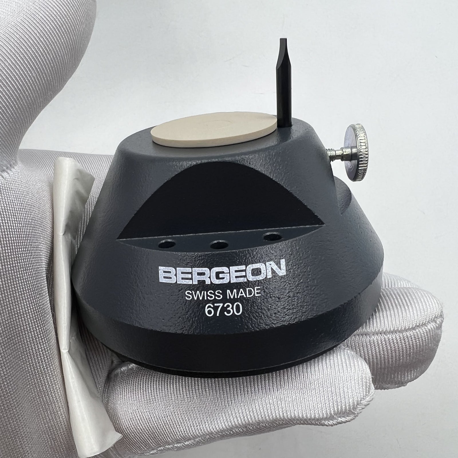Bergeon 6730 precision tool for secure watch bracelet screw holding and removal.