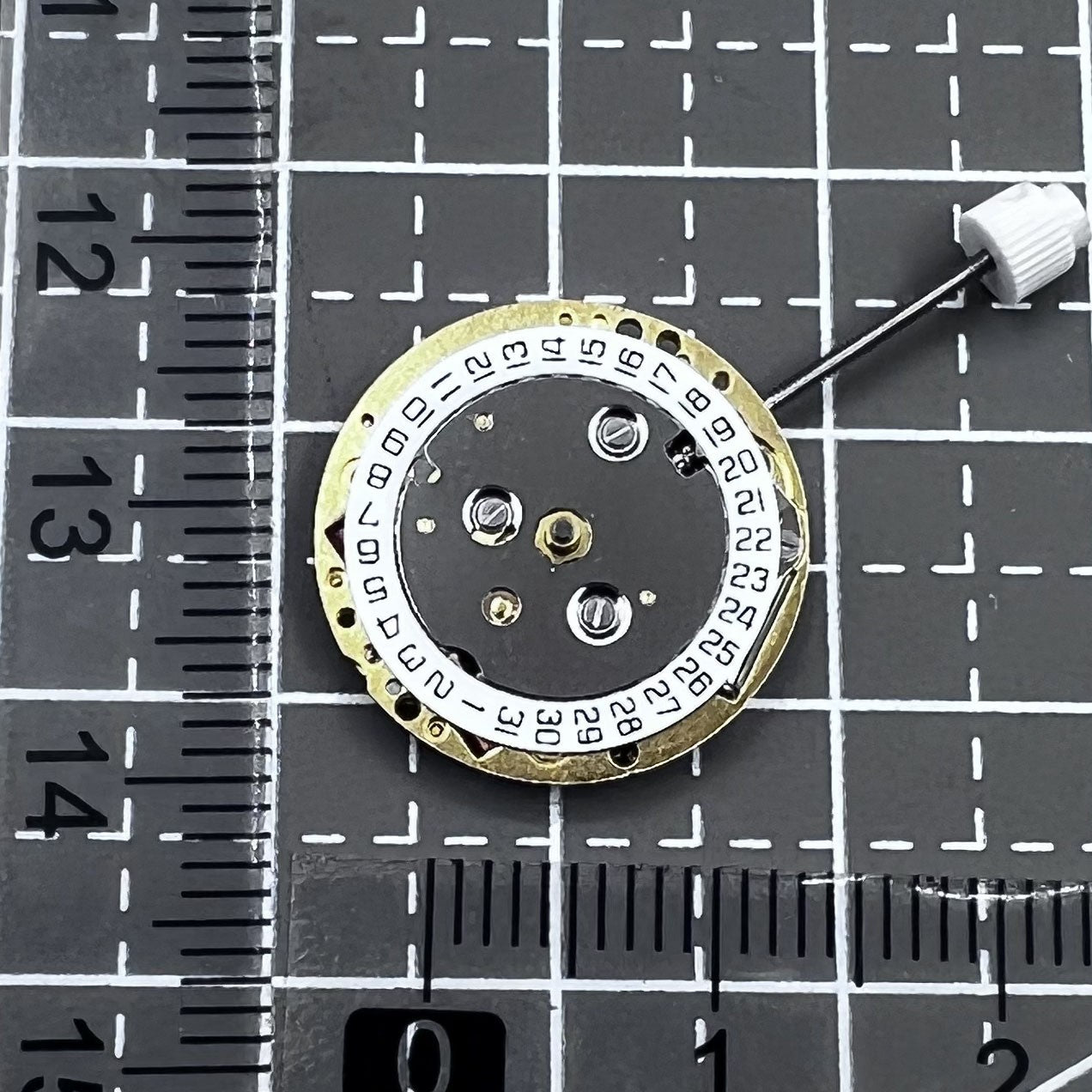 Swiss ISA 222 Quarzwerk watch movement with 2 hands, no calendar, precision accessory by Swiss ISA.