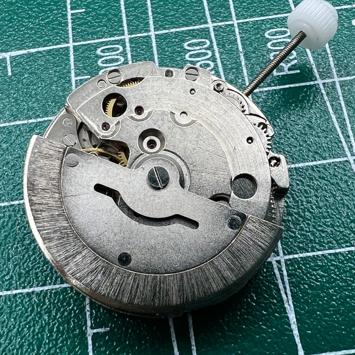 2813 mechanical watch movement with single calendar date at 3, precision China-made mechanism