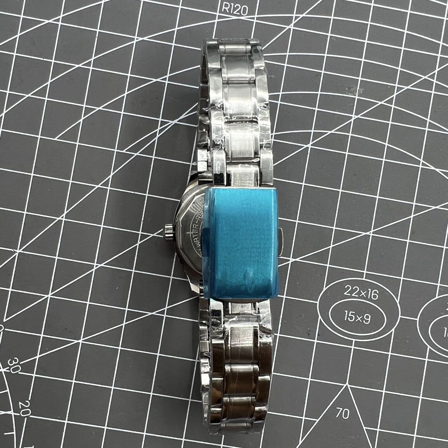 26mm SHANGHAI JINJI Lady Watch with golden square case, manual mechanical movement, and elegant 17-jewel design.